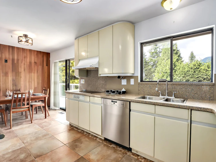 1724 Kilkenny Road, North Vancouver, BC, V7J 1T9 - 27