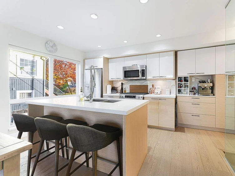 3189 St. George Street, Vancouver, BC, V5T 3R9 - 5