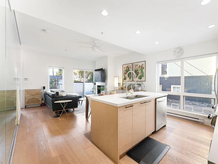 3189 St. George Street, Vancouver, BC, V5T 3R9 - 8