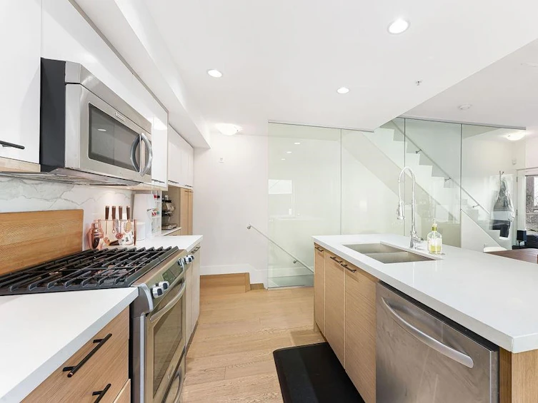 3189 St. George Street, Vancouver, BC, V5T 3R9 - 10