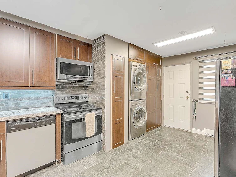 71-8555 King George Boulevard, Surrey, BC, V3W 5C3 - 9