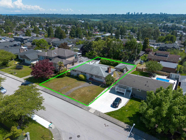 5832 Charles Street, Burnaby, BC, V5B 2G4 - 3