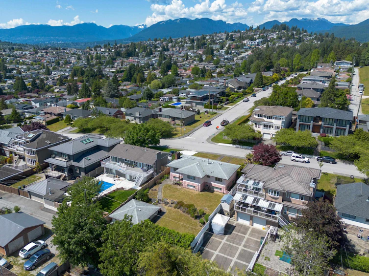 5832 Charles Street, Burnaby, BC, V5B 2G4 - 7