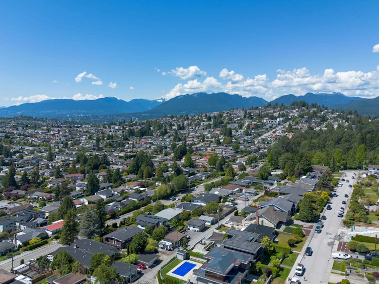 5832 Charles Street, Burnaby, BC, V5B 2G4 - 13