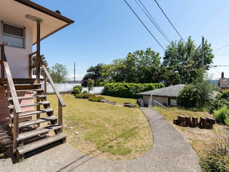 5832 Charles Street, Burnaby, BC, V5B 2G4 - 18