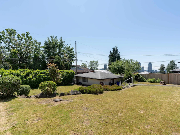5832 Charles Street, Burnaby, BC, V5B 2G4 - 24
