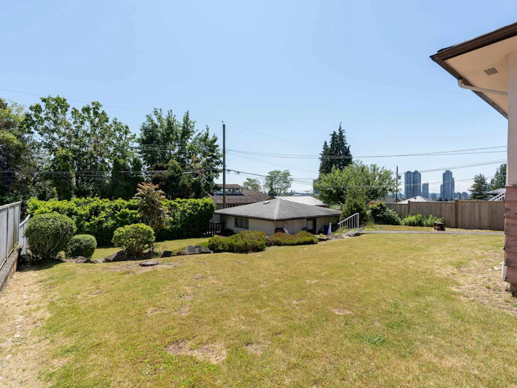 5832 Charles Street, Burnaby, BC, V5B 2G4 - 25
