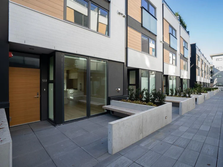 122-649 East 3rd Street, North Vancouver, BC, V7L 1G6 - 2