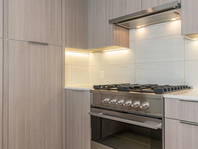 1003-1471 Hunter Street, North Vancouver, BC, V7J 1H3 - 8