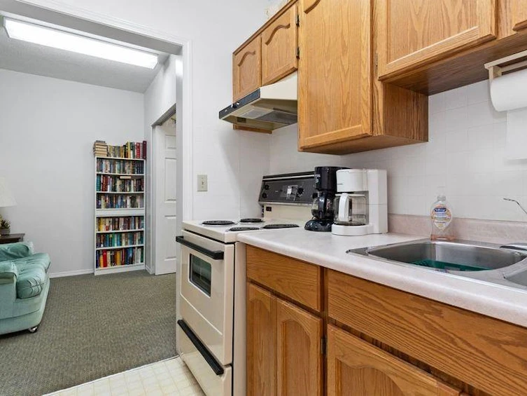 10-33123 George Ferguson, Abbotsford, BC, V2S 2L6 - 32