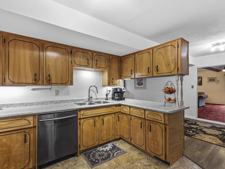 8053 Beaver Drive, Mission, BC, V2V 5T5 - 9