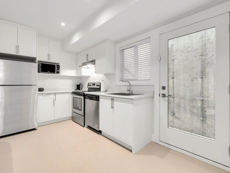 16455 21a Avenue, Surrey, BC, V3Z 0V5 - 16
