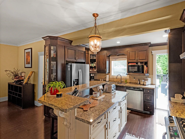 2385 West 7th Avenue, Vancouver, BC, V6K 1Y4 - 5