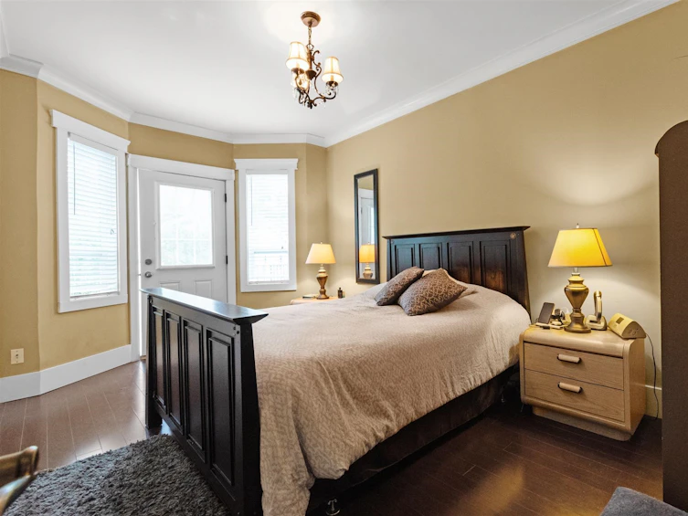 2385 West 7th Avenue, Vancouver, BC, V6K 1Y4 - 9