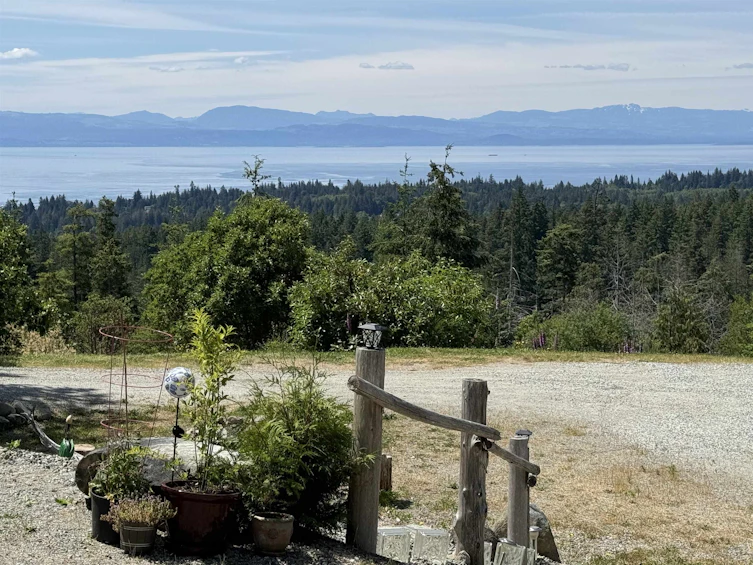 6016 Leaning Tree Road, Halfmoon Bay, BC, V7Z 1C2 - 14