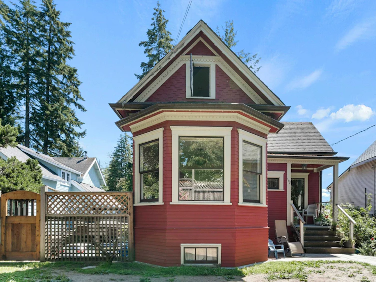 145-145-151 East Kings Road, North Vancouver, BC, V7N 1H4 - 2
