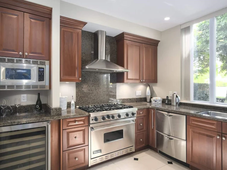 410 Beach Crescent, Vancouver, BC, V6Z 3E9 - 10