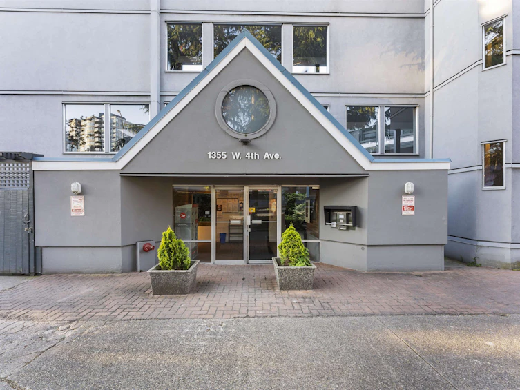 204-1355 W 4th Avenue, Vancouver, BC, V6H 3Y8 - 3