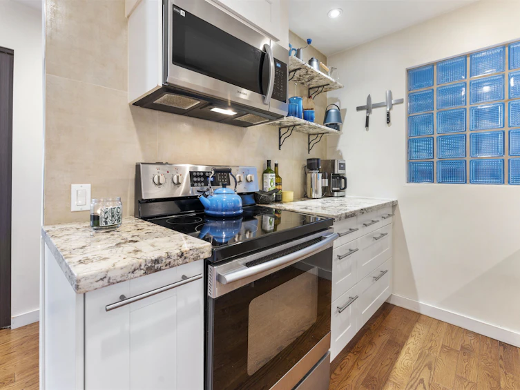 204-1355 W 4th Avenue, Vancouver, BC, V6H 3Y8 - 8