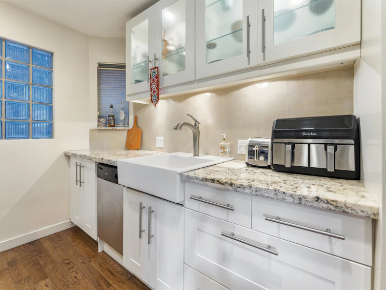 204-1355 W 4th Avenue, Vancouver, BC, V6H 3Y8 - 9