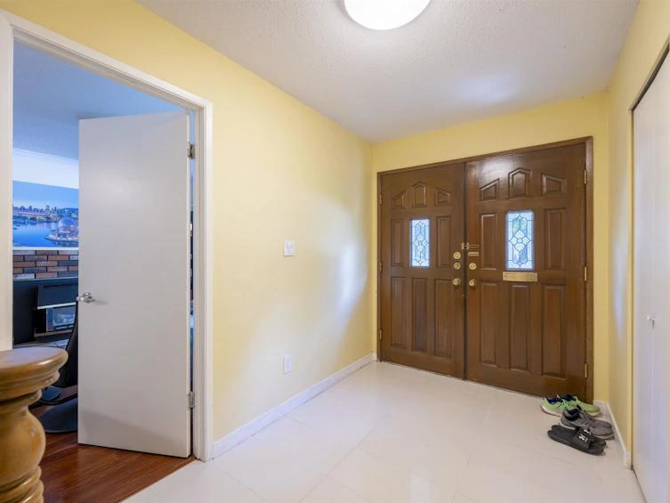 1025 E 53rd Avenue, Vancouver, BC, V5X 1J7 - 3