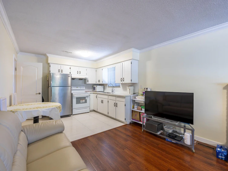 1025 E 53rd Avenue, Vancouver, BC, V5X 1J7 - 4