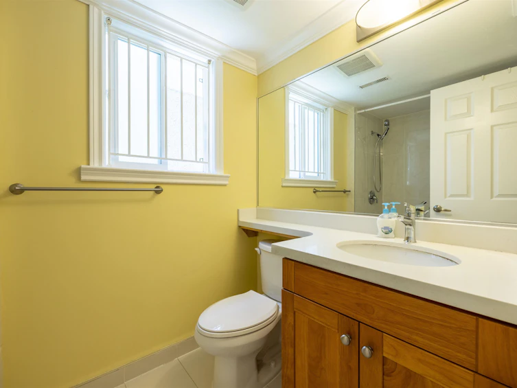 1025 E 53rd Avenue, Vancouver, BC, V5X 1J7 - 11