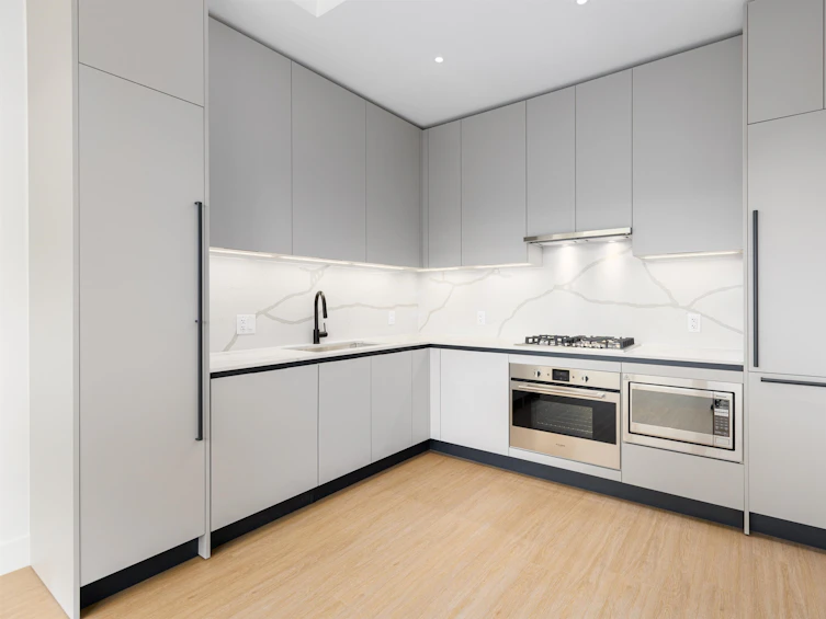 611-2235 East Broadway, Vancouver, BC, V5N 0J5 - 2