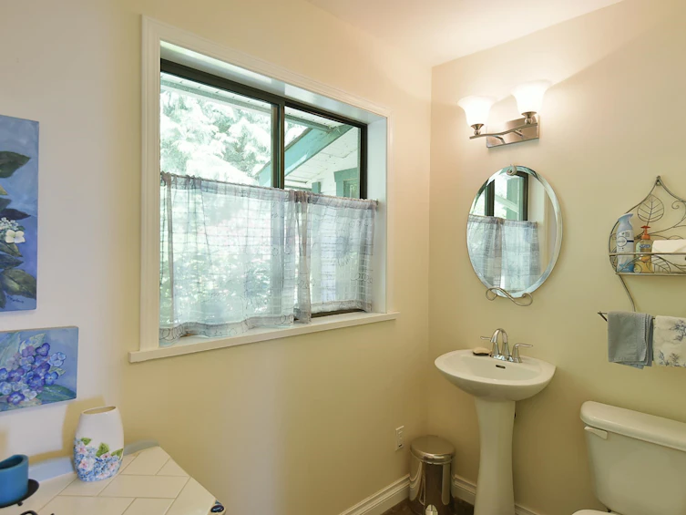 1793 Lower Road, Gibsons, BC, V0N 2W6 - 18