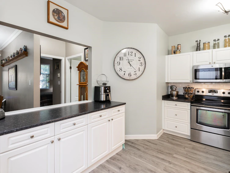 111-5677 208 Street, Langley, BC, V3A 8J5 - 5