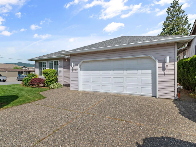 45225 Wells Road, Chilliwack BC V2R 1H6