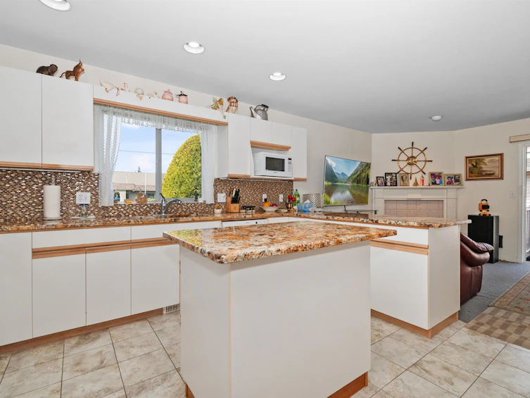 45225 Wells Road, Chilliwack, BC, V2R 1H6 - 4