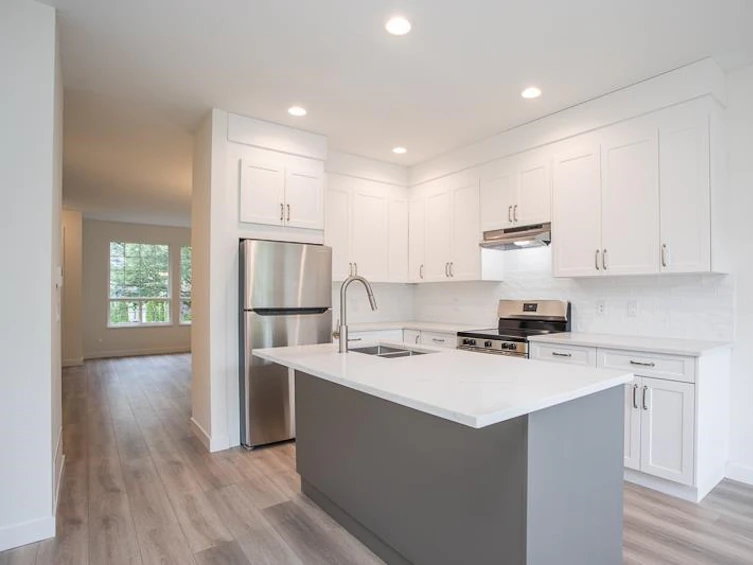 23615 Dewdney Trunk Road, Maple Ridge, BC, V4R 2W9 - 2