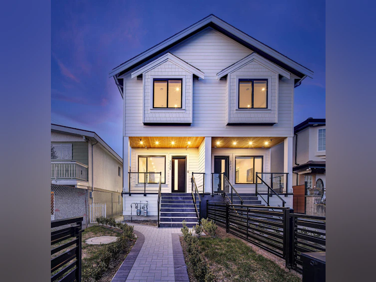 3039 School Avenue, Vancouver, BC, V5R 5M6 - 2