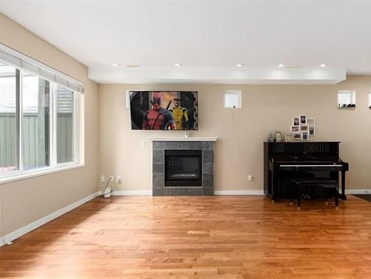 225 East 18th Street, North Vancouver, BC, V7L 2X7 - 2