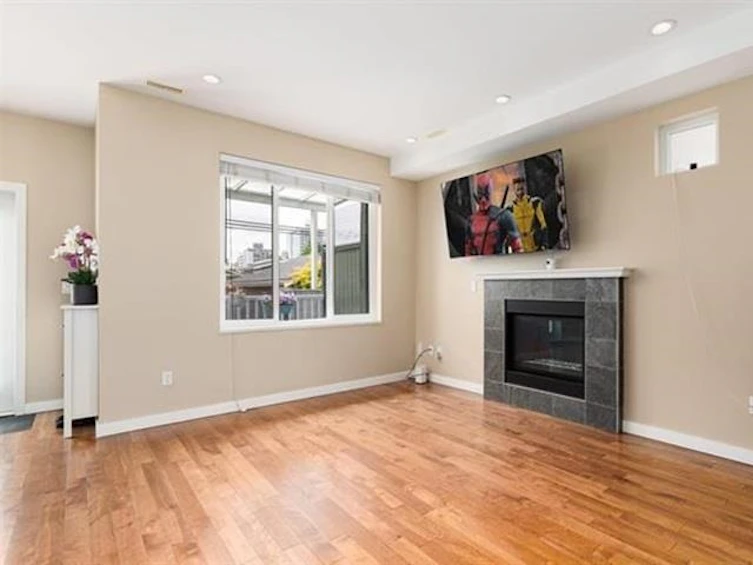 225 East 18th Street, North Vancouver, BC, V7L 2X7 - 4