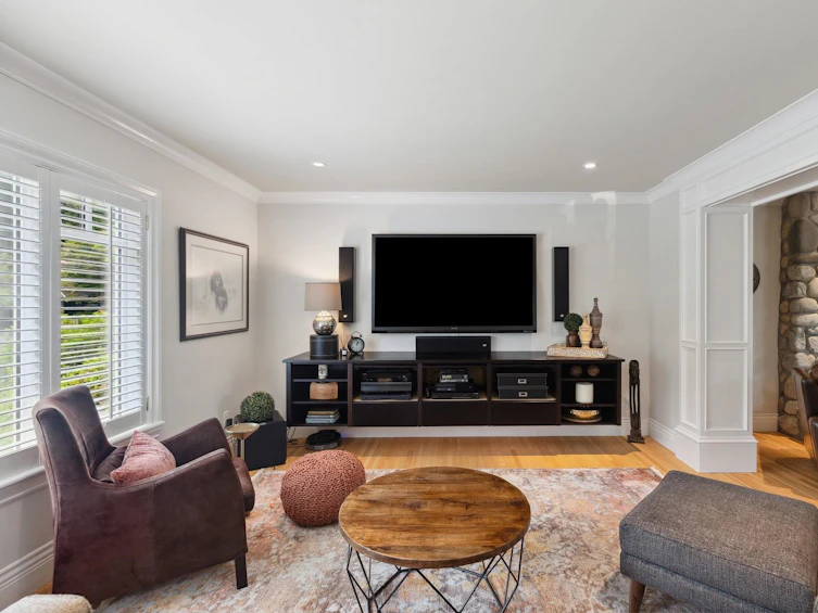 4081 Ruby Avenue, North Vancouver, BC, V7R 4B5 - 5