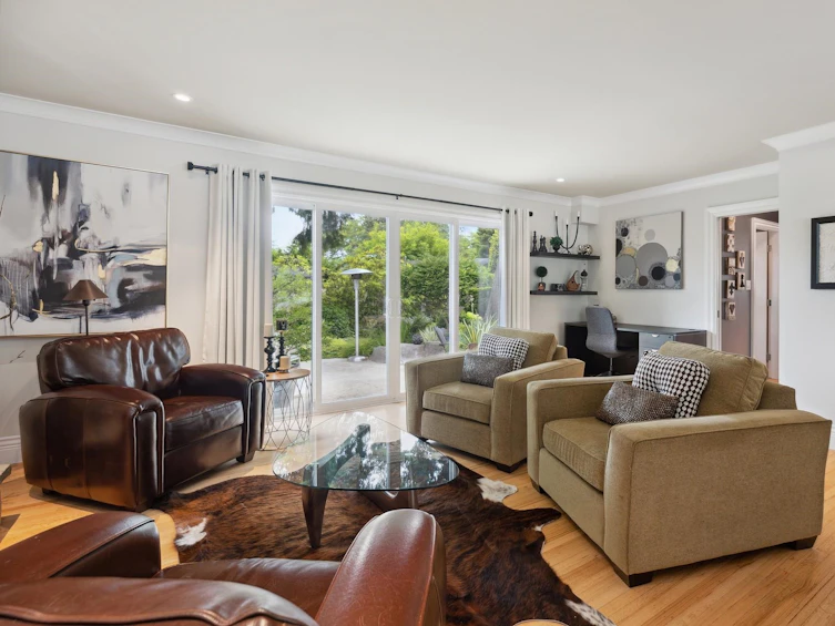 4081 Ruby Avenue, North Vancouver, BC, V7R 4B5 - 8