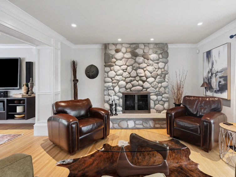 4081 Ruby Avenue, North Vancouver, BC, V7R 4B5 - 9