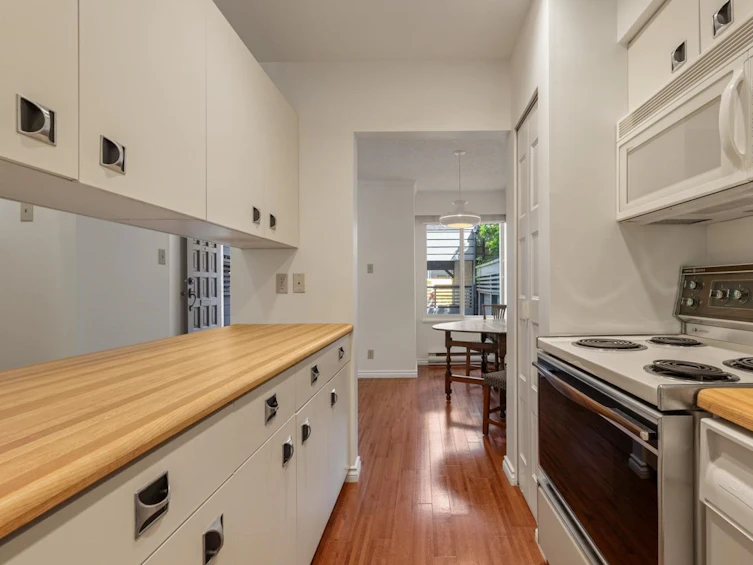3931 Springtree Drive, Vancouver, BC, V6L 3E2 - 10