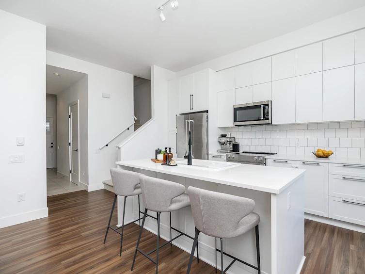 8-3552 Victoria Drive, Coquitlam, BC, V3C 3V4 - 5