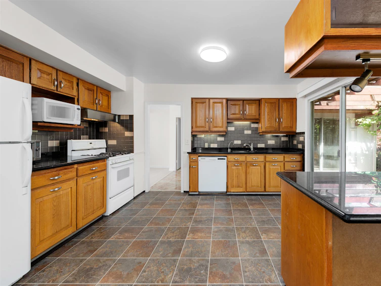 5251 Calderwood Crescent, Richmond, BC, V7C 3G2 - 8