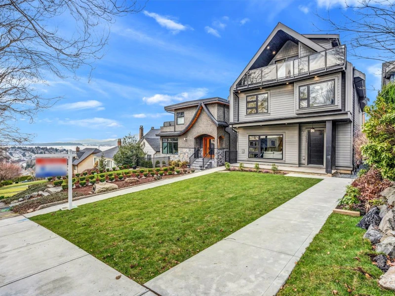 3655 Eton Street, Vancouver BC V5K 1K8