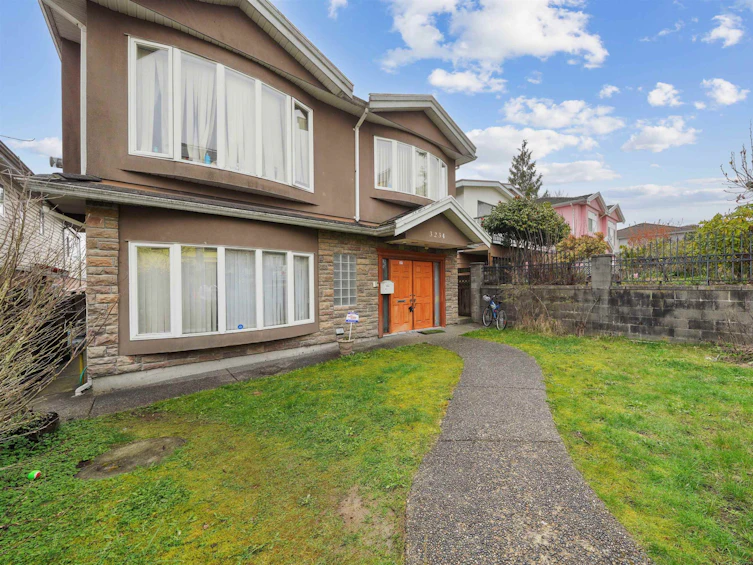 3234 Clive Avenue, Vancouver, BC, V5R 4V2