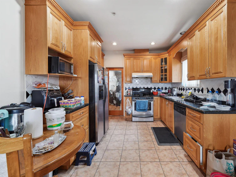 3234 Clive Avenue, Vancouver, BC, V5R 4V2 - 6