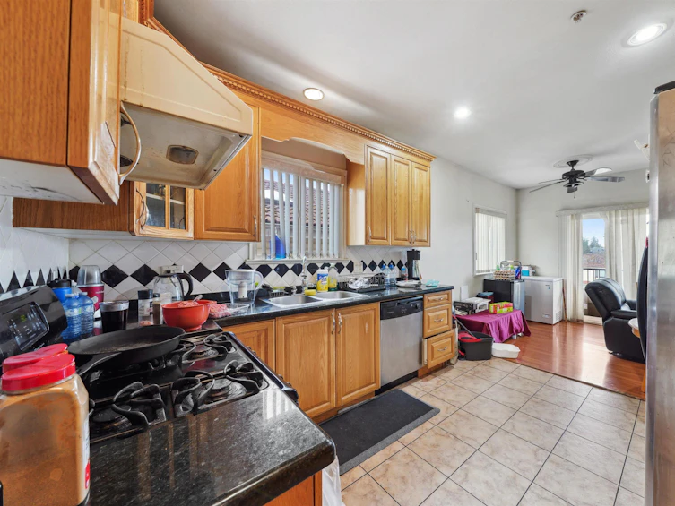 3234 Clive Avenue, Vancouver, BC, V5R 4V2 - 7