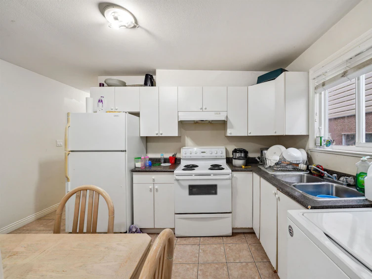 3234 Clive Avenue, Vancouver, BC, V5R 4V2 - 17