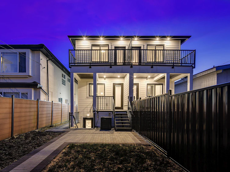 3041 School Avenue, Vancouver, BC, V5R 5M6 - 4