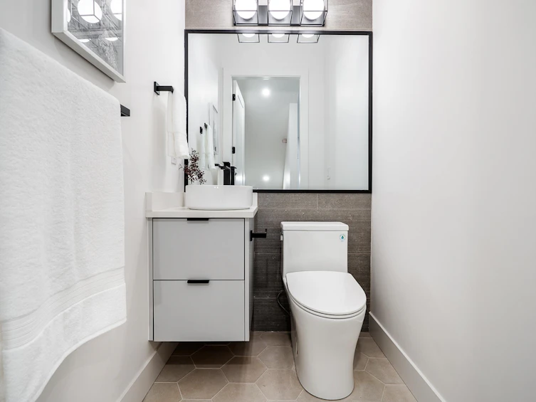 3041 School Avenue, Vancouver, BC, V5R 5M6 - 16