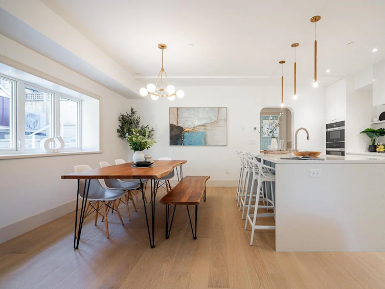 2401 West 37th Avenue, Vancouver, BC, V6M 1P4 - 6